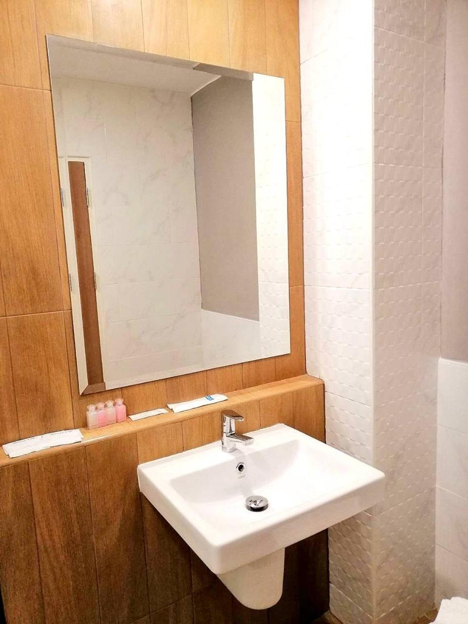 צ'יאנג מאי Siri Hotel מראה חיצוני תמונה